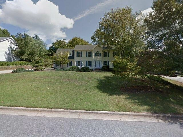 House image located at Hickory, NC 28601