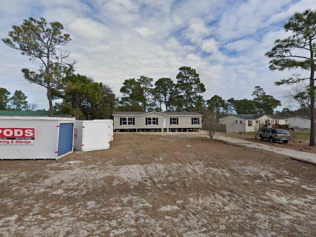 House image located at Hubert, NC 28539