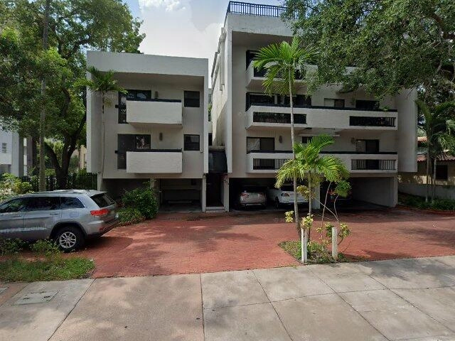 House image located at Miami, FL 33134