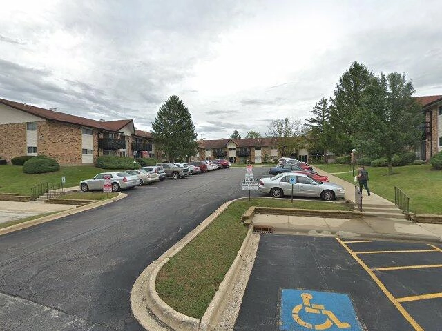 House image located at Willowbrook, IL 60527