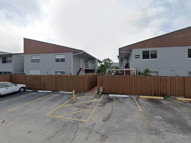 House image located at Miami, FL 33193