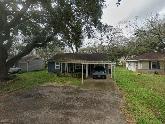 House image located at Alvin, TX 77511