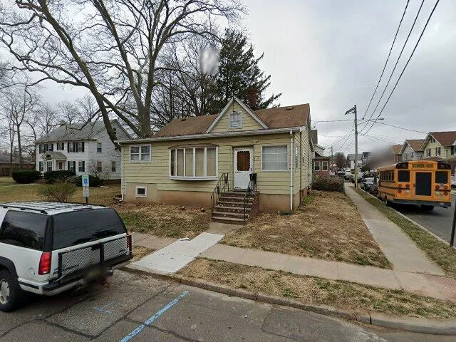 House image located at Woodbridge, NJ 07095