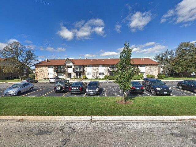 House image located at Willowbrook, IL 60527
