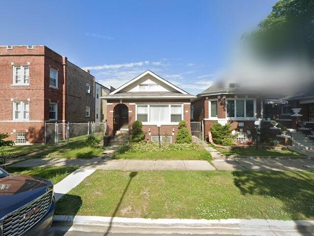 House image located at Chicago, IL 60617