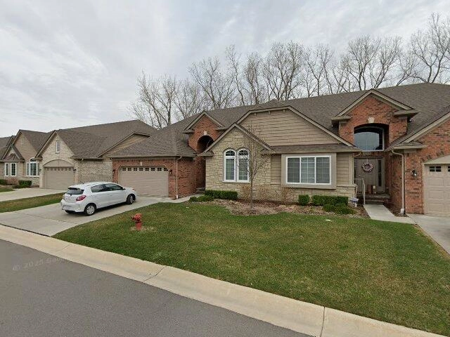House image located at Warren, MI 48092