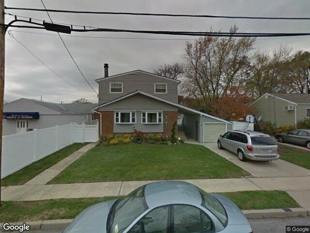 House image located at Massapequa Park, NY 11762