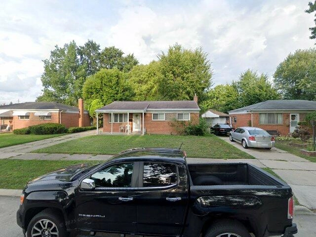 House image located at Warren, MI 48089