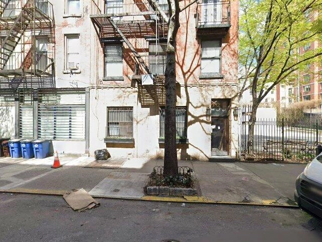 House image located at New York, NY 10016
