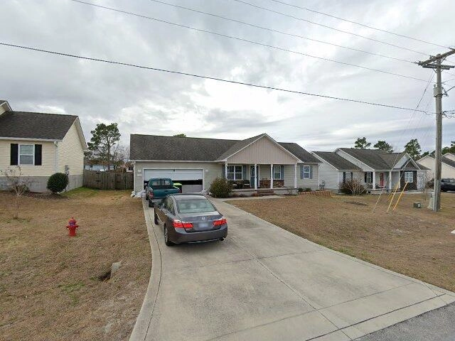 House image located at Hubert, NC 28539