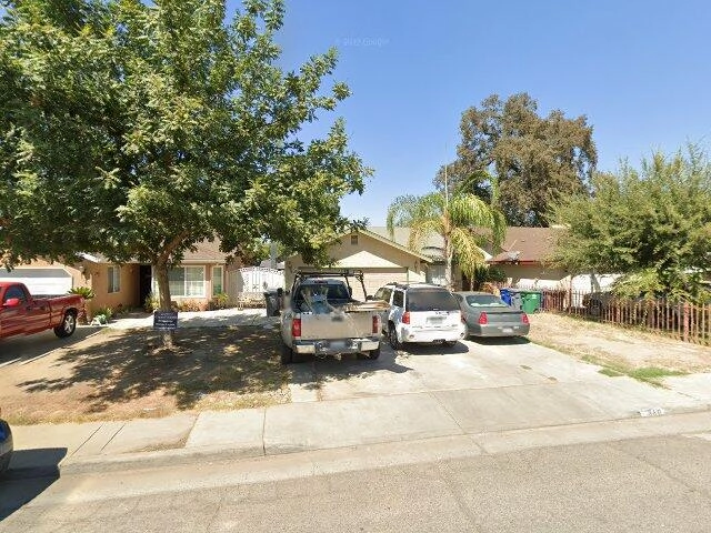 House image located at Farmersville, CA 93223