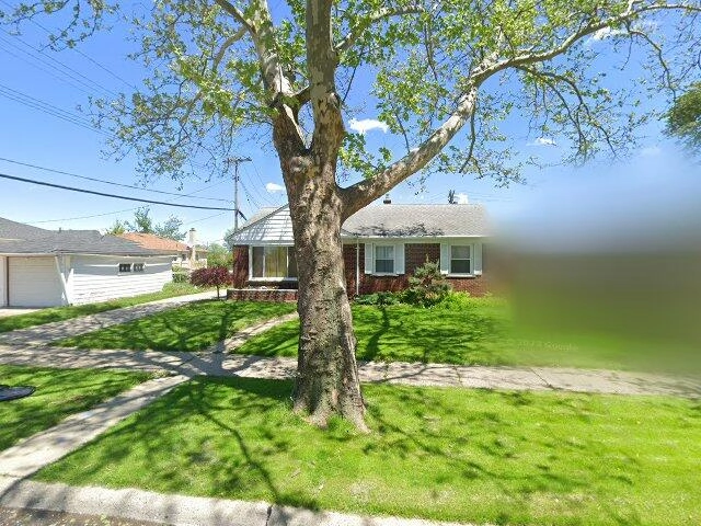 House image located at Oak Park, MI 48237