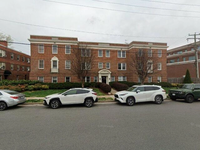 House image located at Alexandria, VA 22314