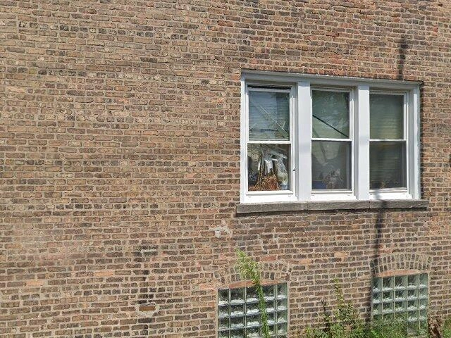 House image located at Chicago, IL 60609