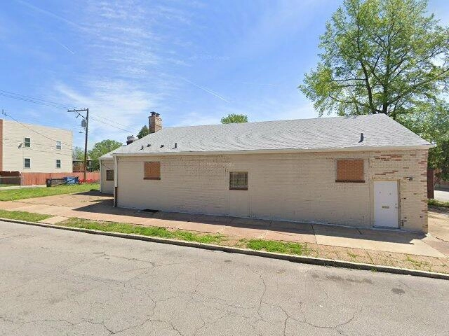 House image located at Saint Louis, MO 63118
