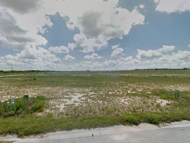 House image located at Dundee, FL 33838
