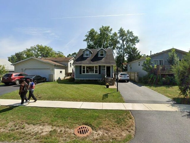 House image located at Round Lake, IL 60073