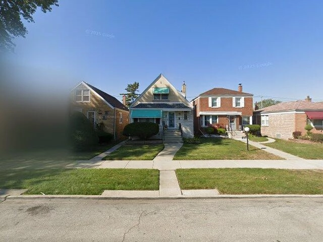 House image located at Chicago, IL 60617