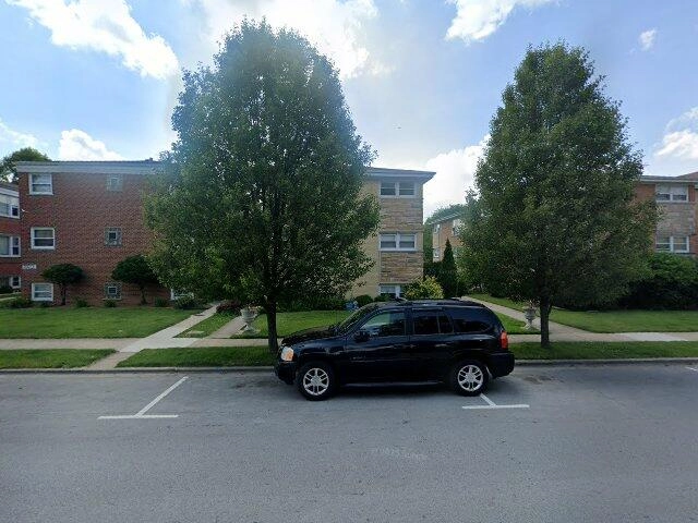 House image located at Riverside, IL 60546