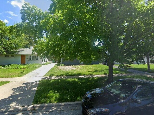 House image located at Broadview, IL 60155