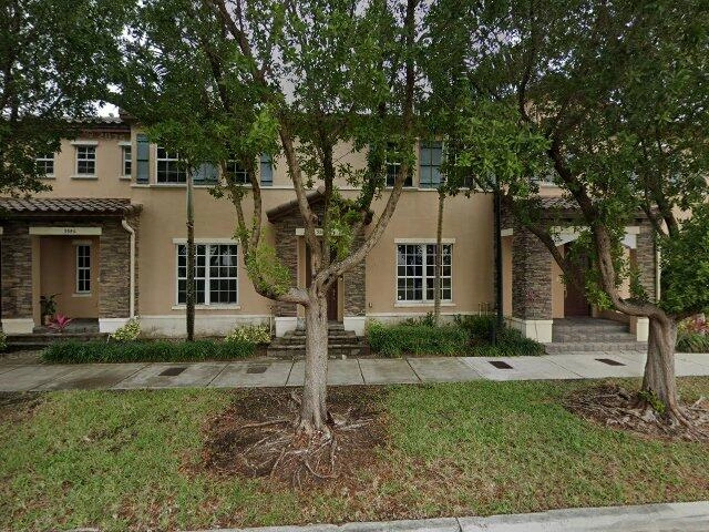 House image located at Miami, FL 33196