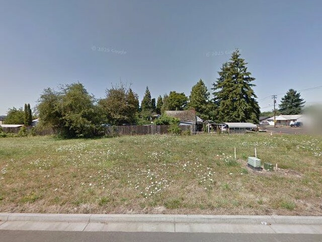 House image located at Eugene, OR 97404