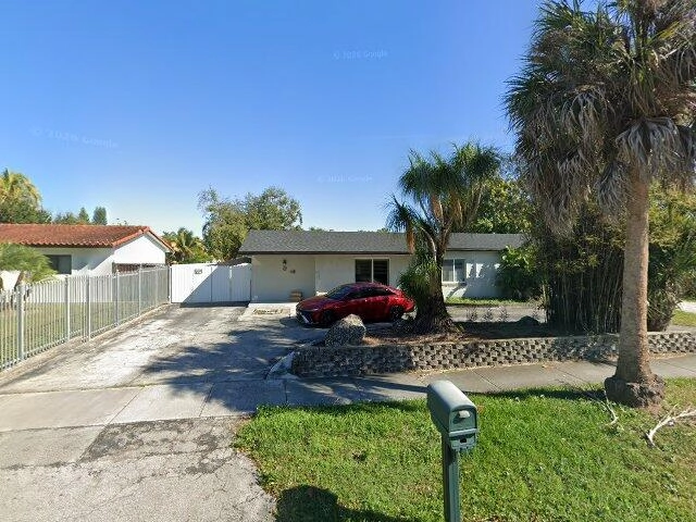 House image located at Hollywood, FL 33027