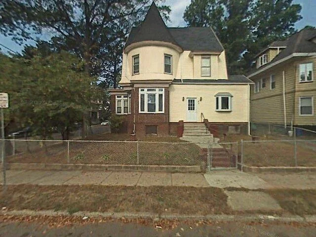 House image located at Newark, NJ 07108