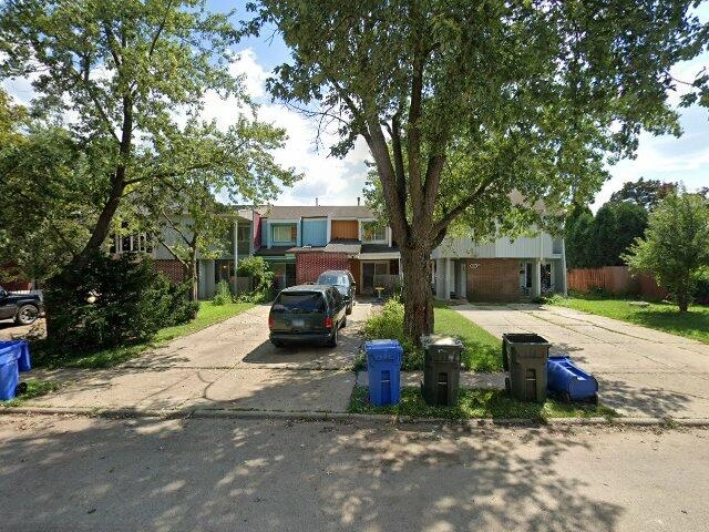 House image located at Carpentersville, IL 60110