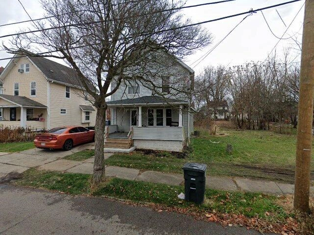 House image located at Akron, OH 44314