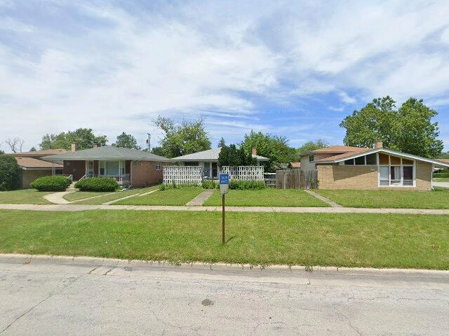 House image located at Dolton, IL 60419