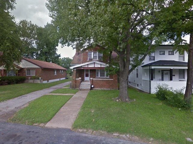 House image located at Saint Louis, MO 63121