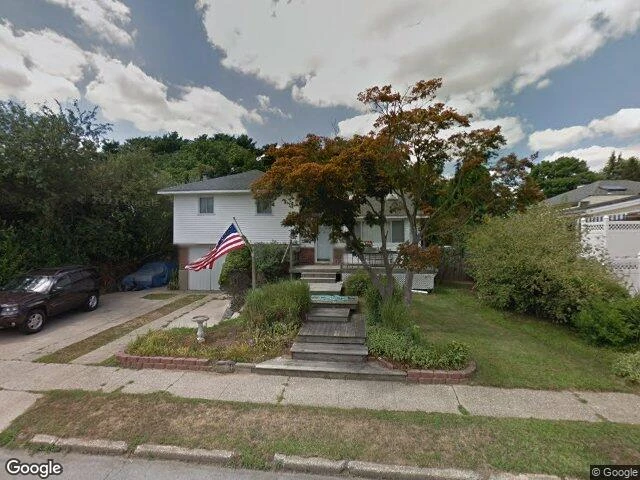 House image located at Farmingdale, NY 11735