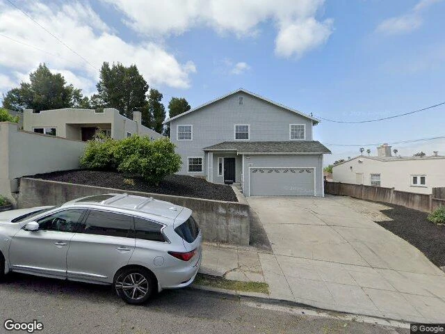 House image located at Oakland, CA 94601