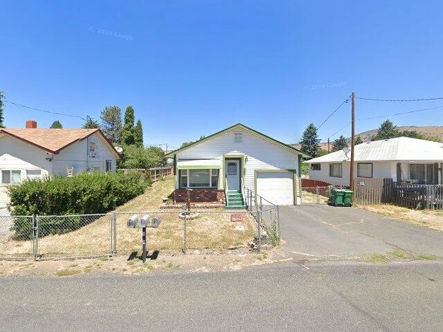 House image located at Klamath Falls, OR 97603