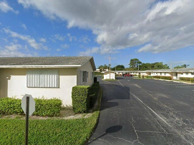 House image located at West Palm Beach, FL 33415