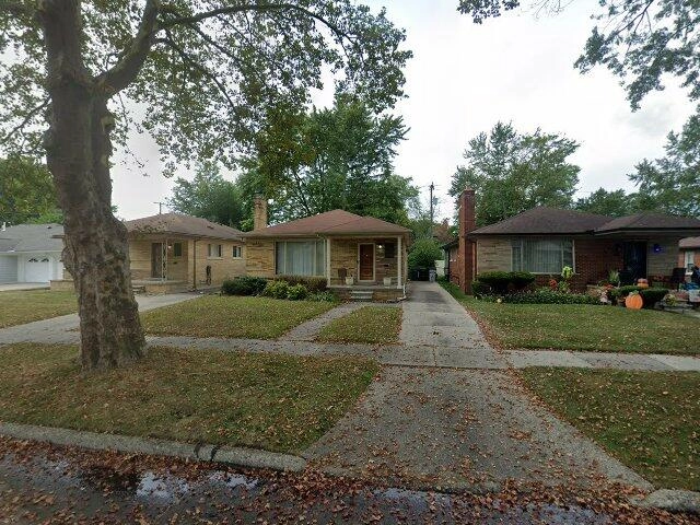 House image located at Oak Park, MI 48237