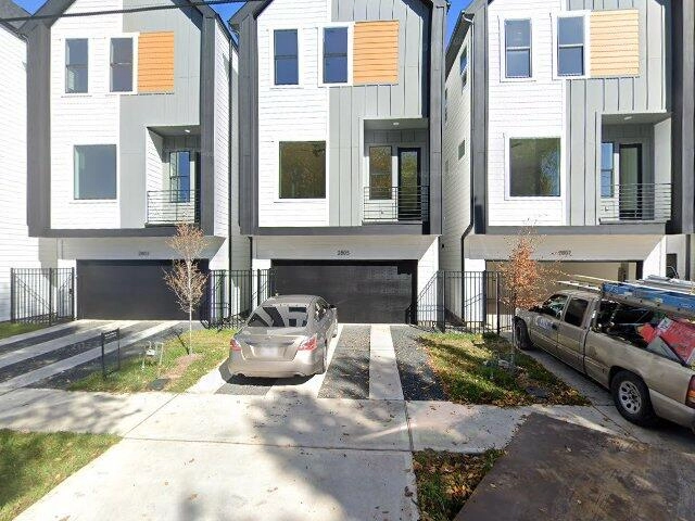 House image located at Houston, TX 77004