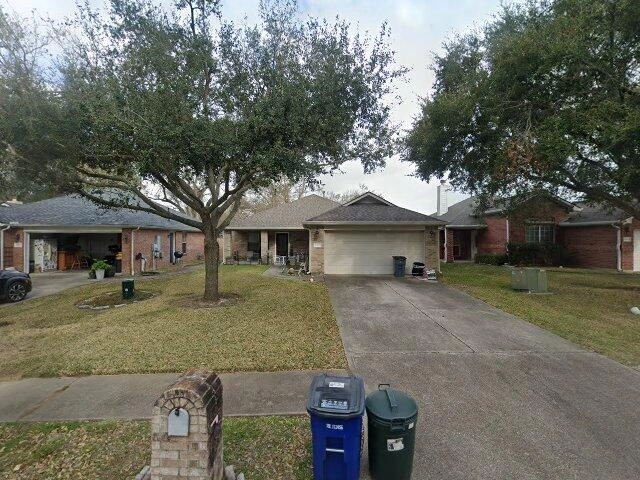 House image located at League City, TX 77573