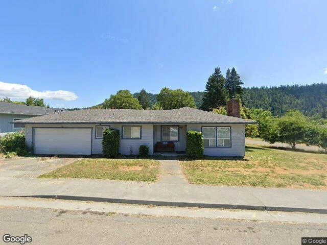 House image located at Redway, CA 95560