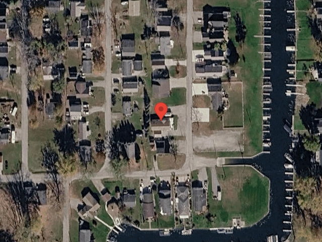 House image located at Syracuse, IN 46567