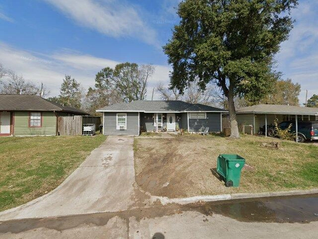 House image located at Louisville, KY 40216