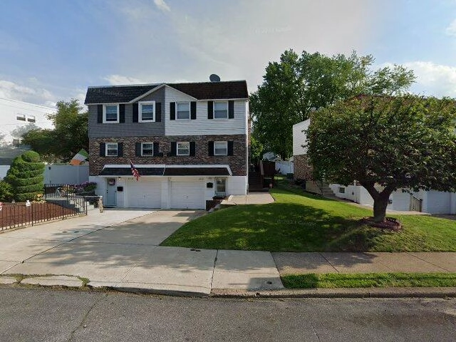 House image located at Philadelphia, PA 19152