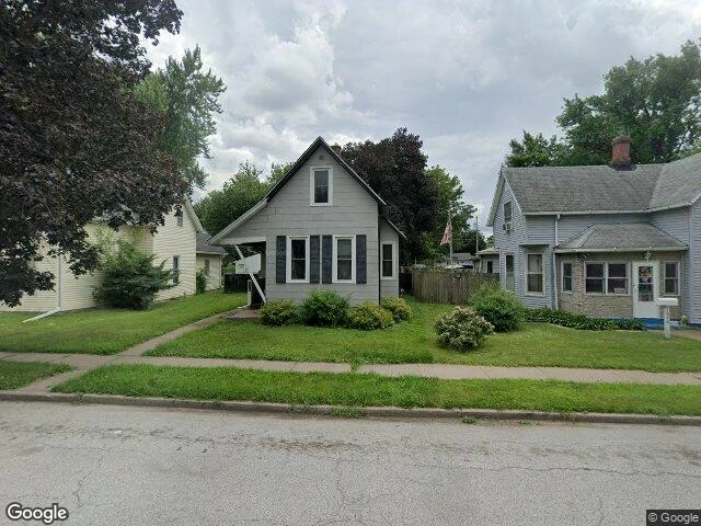 House image located at Davenport, IA 52802