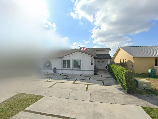 House image located at Miami, FL 33186