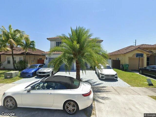 House image located at Miami, FL 33194