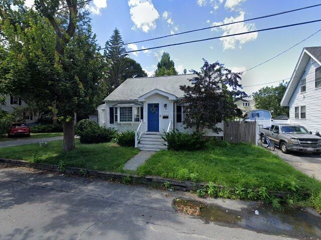 House image located at Methuen, MA 01844