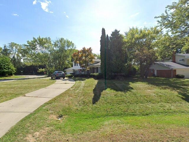 House image located at West Bloomfield, MI 48323
