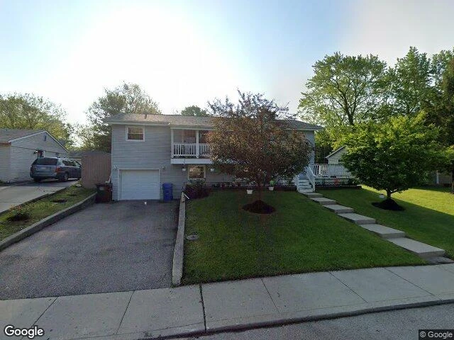 House image located at Carpentersville, IL 60110