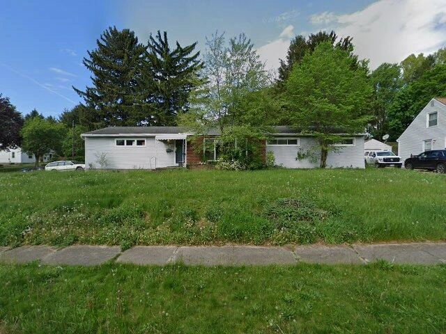 House image located at Akron, OH 44306